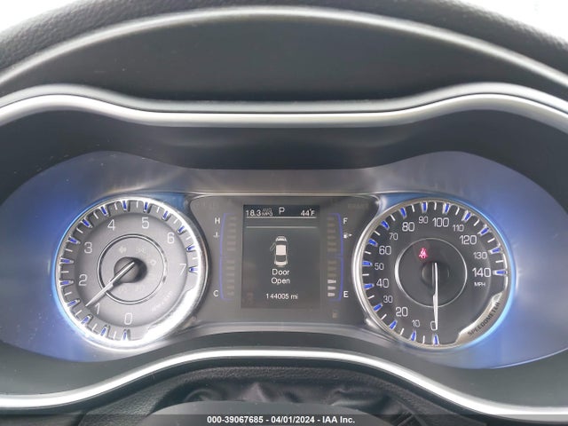 Chrysler 200 Limited 2015 1C3CCCAB5FN717063 Image 7