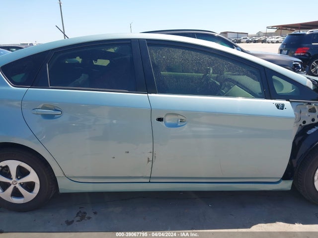 Toyota Prius Two 2015 JTDKN3DU6F1918573 Image 14