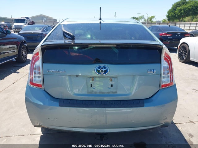 Toyota Prius Two 2015 JTDKN3DU6F1918573 Image 17