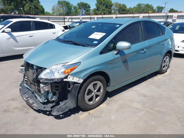 Toyota Prius Two 2015 JTDKN3DU6F1918573 Image 2