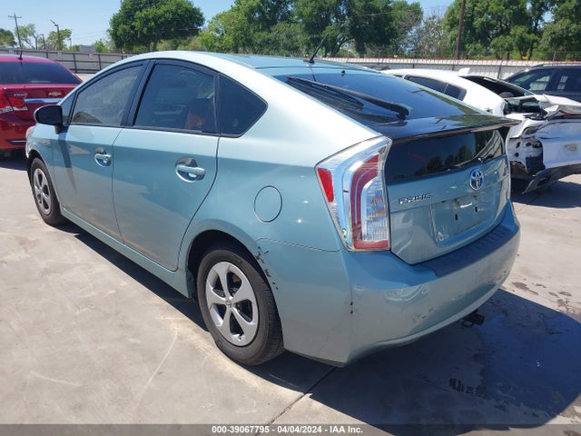 Toyota Prius Two 2015 JTDKN3DU6F1918573 Image 3