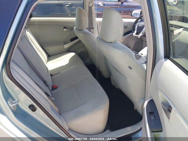 Toyota Prius Two 2015 JTDKN3DU6F1918573 Image 8