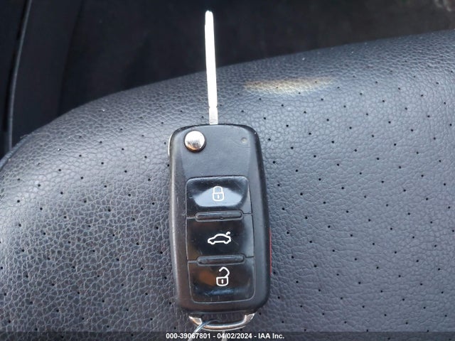 3VWD17AJ4EM245268 Volkswagen Jetta 1.8t Se
