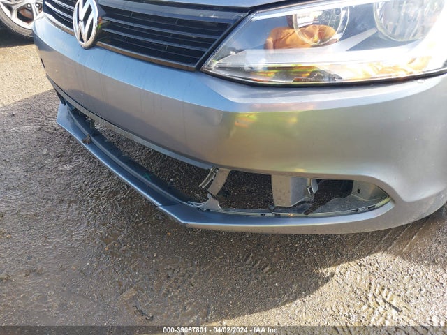 3VWD17AJ4EM245268 Volkswagen Jetta 1.8t Se