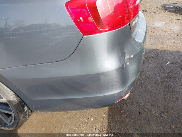 3VWD17AJ4EM245268 Volkswagen Jetta 1.8t Se