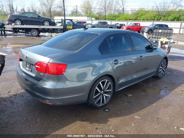 3VWD17AJ4EM245268 Volkswagen Jetta 1.8t Se