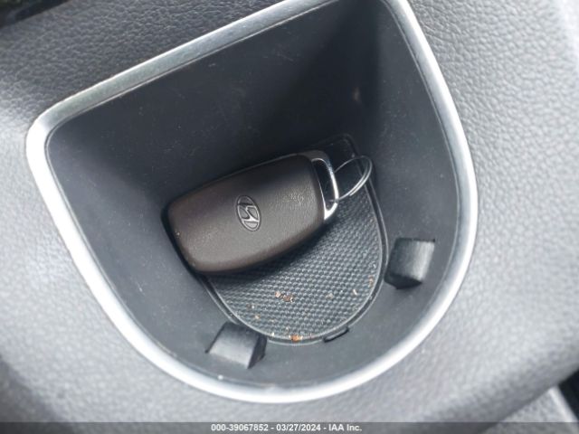 KMHC65LC3HU055363 Hyundai Ioniq Hybrid Blue