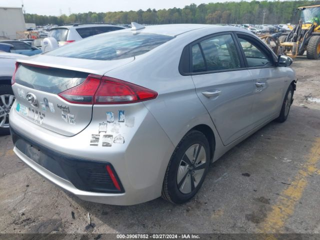 KMHC65LC3HU055363 Hyundai Ioniq Hybrid Blue