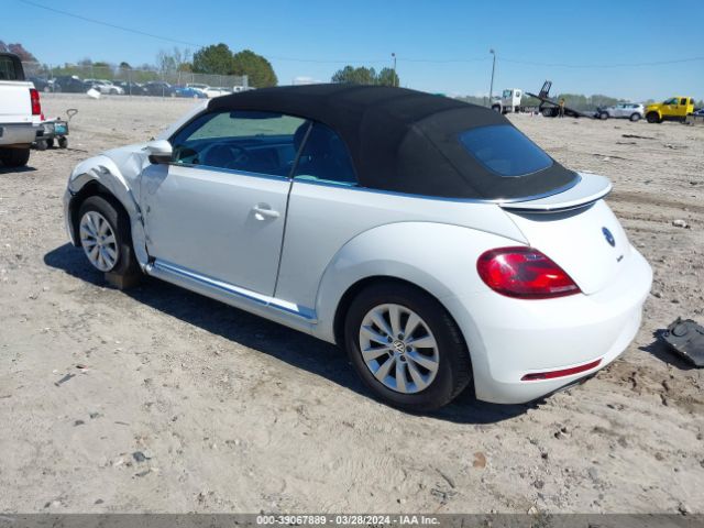 2018 VOLKSWAGEN BEETLE 3VW5DAAT8JM507054 Photo 2