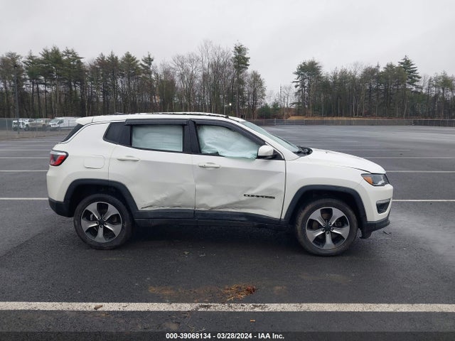Jeep Compass Latitude 4x4 2018 3C4NJDBB6JT282805 Image 13