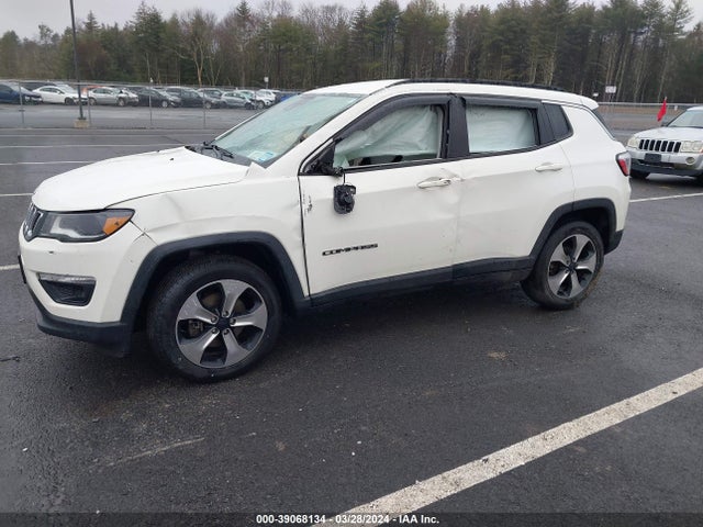 Jeep Compass Latitude 4x4 2018 3C4NJDBB6JT282805 Image 2
