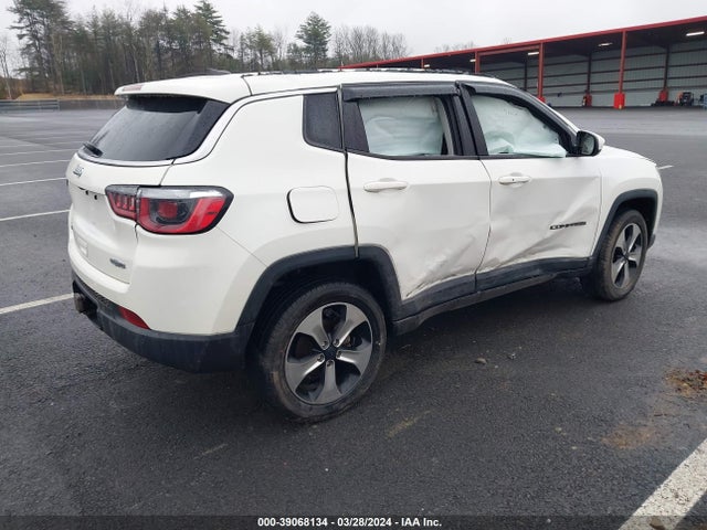 Jeep Compass Latitude 4x4 2018 3C4NJDBB6JT282805 Image 4