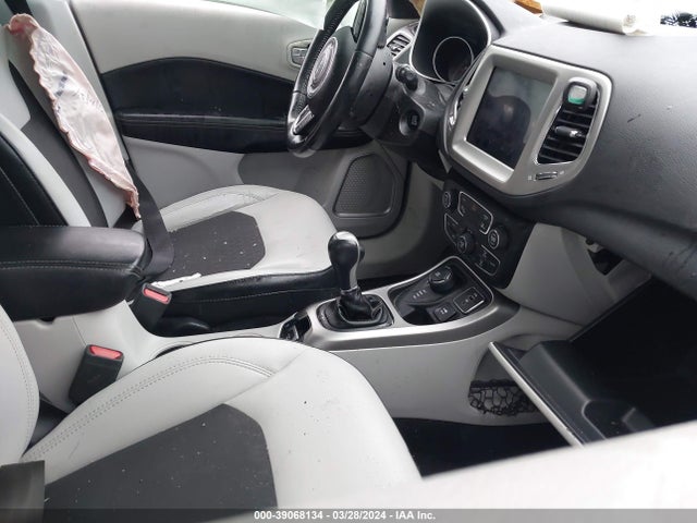 Jeep Compass Latitude 4x4 2018 3C4NJDBB6JT282805 Image 5