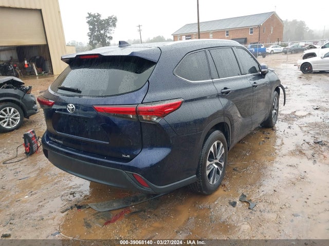 Toyota Highlander Xle 2022 5TDHZRAH5NS103646 Image 4