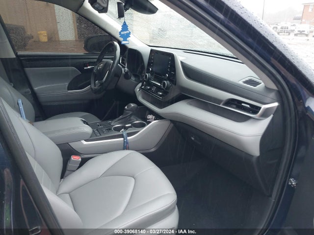 Toyota Highlander Xle 2022 5TDHZRAH5NS103646 Image 5