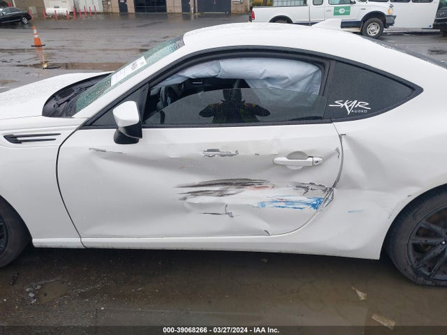 Subaru Brz Limited 2018 JF1ZCAC11J8601368 Image 14