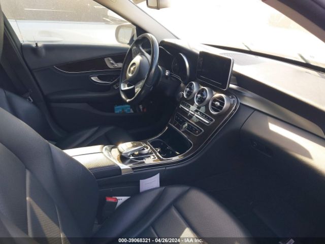 55SWF4JB0FU091750 Mercedes-Benz C 300 Luxury/sport