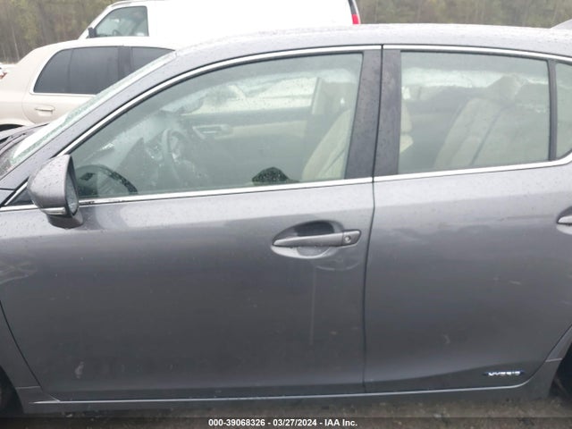 JTHKD5BHXE2187710 Lexus CT 200H