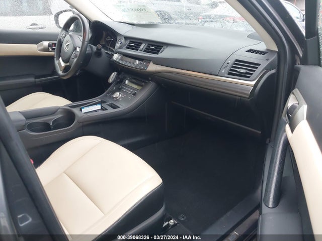 JTHKD5BHXE2187710 Lexus CT 200H