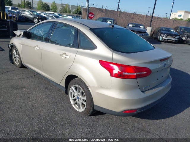 Ford FOCUS SE 2017 1FADP3F20HL304243 Image 3