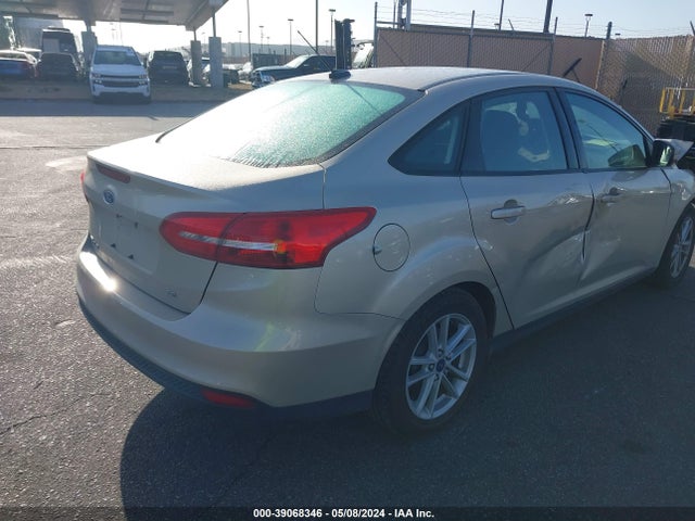 Ford FOCUS SE 2017 1FADP3F20HL304243 Image 4