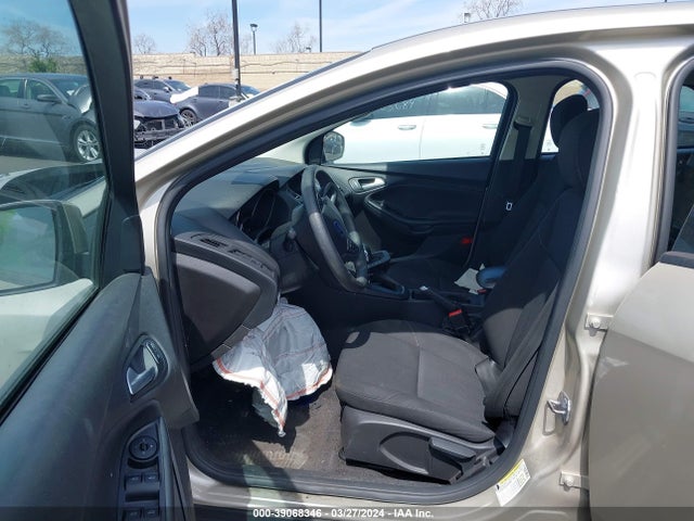 Ford FOCUS SE 2017 1FADP3F20HL304243 Image 5