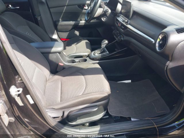 3KPF34ADXKE021118 KIA FORTE S