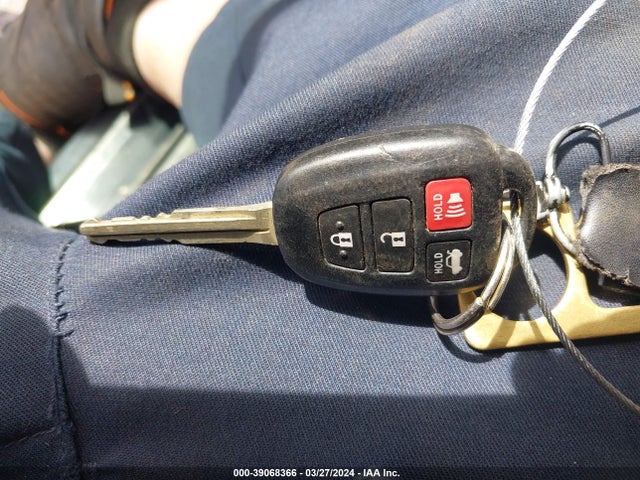 Toyota COROLLA LE 2017 5YFBURHE1HP707370 Image 11
