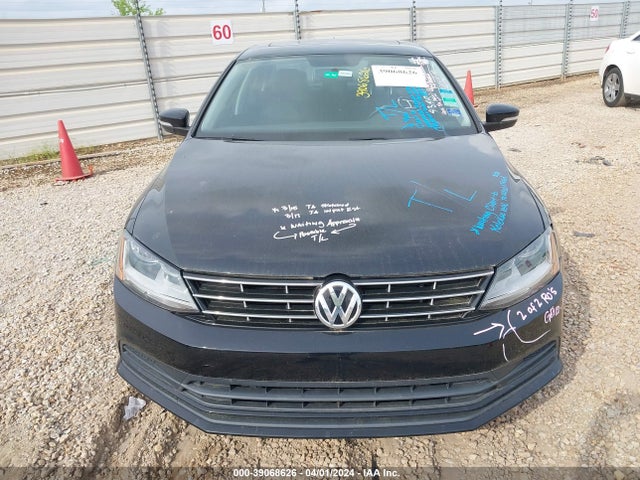 3VWDB7AJ8JM251694 Volkswagen Jetta 1.4t Se/1.4t Wolfsburg Edition