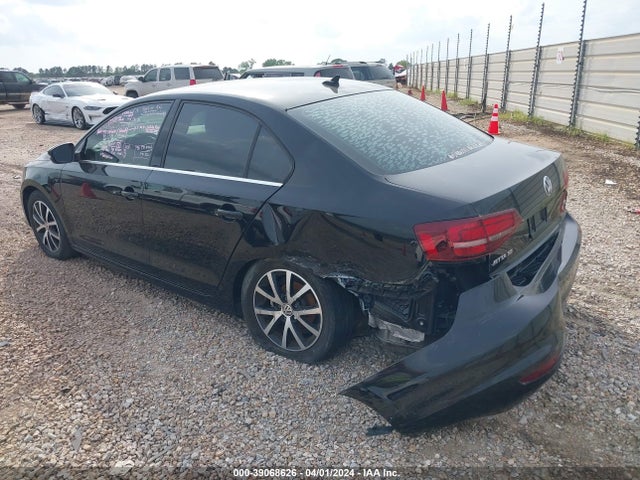 3VWDB7AJ8JM251694 Volkswagen Jetta 1.4t Se/1.4t Wolfsburg Edition