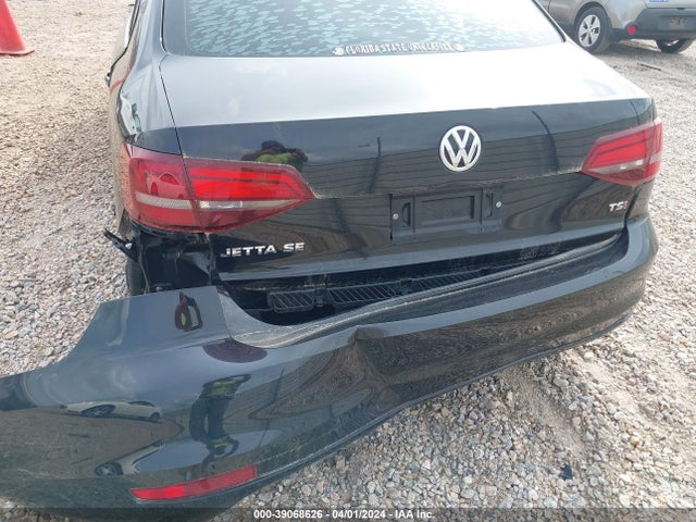 3VWDB7AJ8JM251694 Volkswagen Jetta 1.4t Se/1.4t Wolfsburg Edition