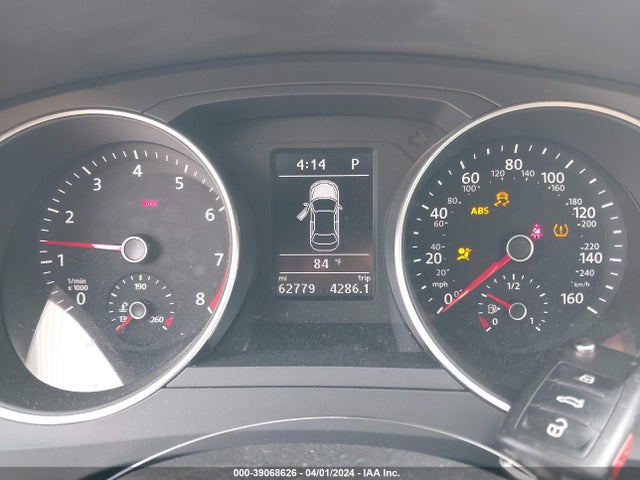 3VWDB7AJ8JM251694 Volkswagen Jetta 1.4t Se/1.4t Wolfsburg Edition