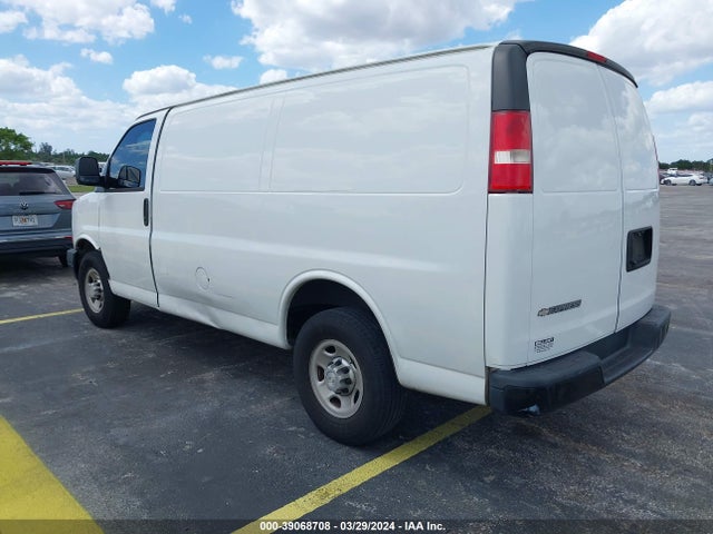 Chevrolet Express 2500 Work Van 2017 1GCWGAFF7H1122965 Image 3