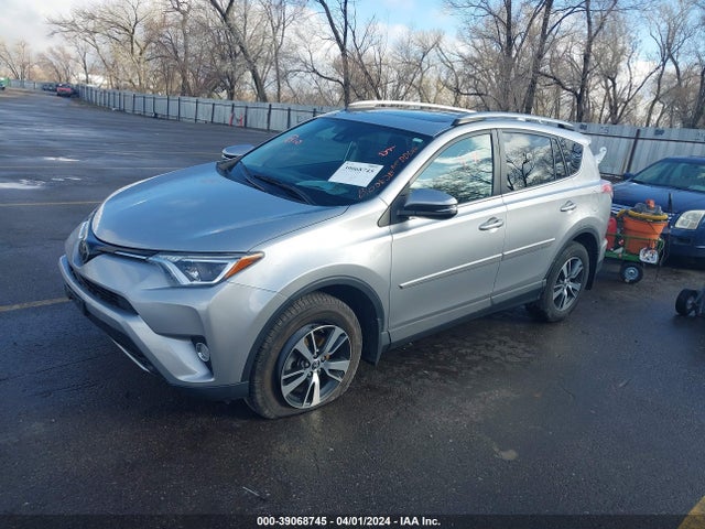Toyota Rav4 Xle 2018 2T3RFREV3JW854816 Image 2
