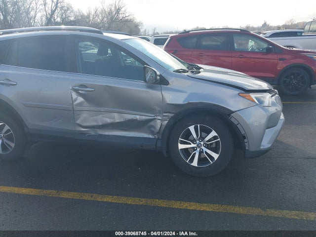 Toyota Rav4 Xle 2018 2T3RFREV3JW854816 Image 6