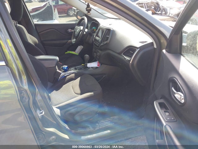 1C4PJLCB2KD221265 Jeep Cherokee Latitude Fwd