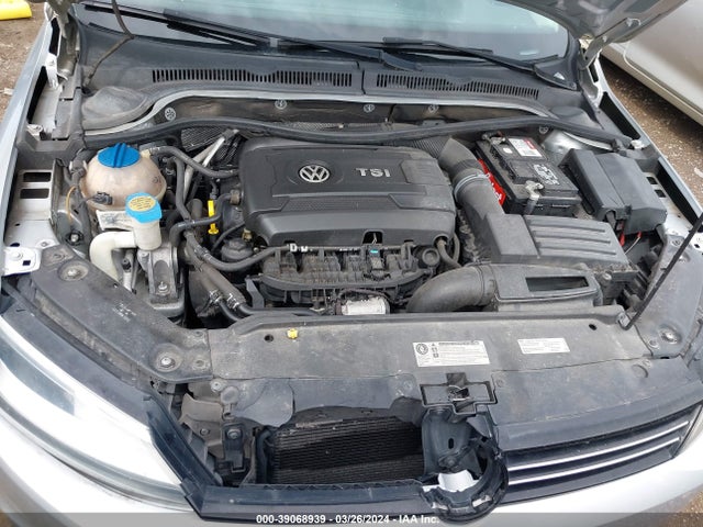 3VWD17AJ4EM216093 Volkswagen Jetta 1.8t Se