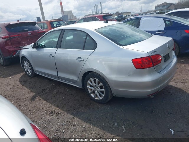 3VWD17AJ4EM216093 Volkswagen Jetta 1.8t Se