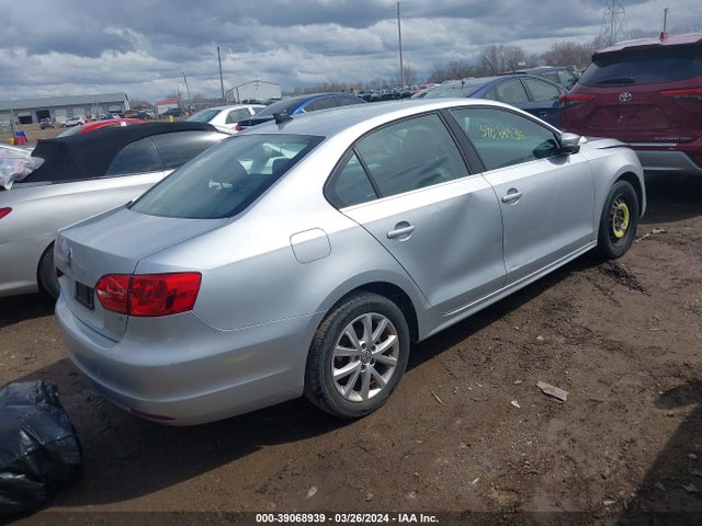 3VWD17AJ4EM216093 Volkswagen Jetta 1.8t Se