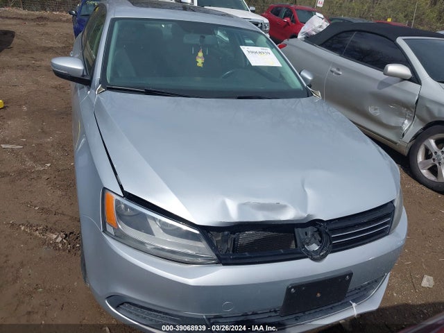 3VWD17AJ4EM216093 Volkswagen Jetta 1.8t Se
