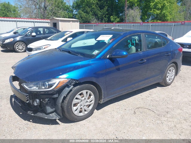 Hyundai ELANTRA SE 2018 5NPD74LF4JH323069 Image 2