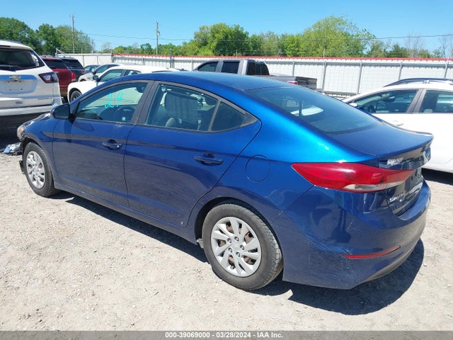 Hyundai ELANTRA SE 2018 5NPD74LF4JH323069 Image 3