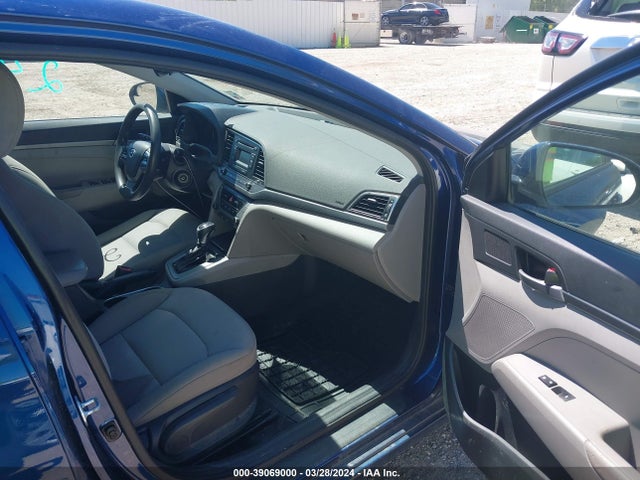 Hyundai ELANTRA SE 2018 5NPD74LF4JH323069 Image 5