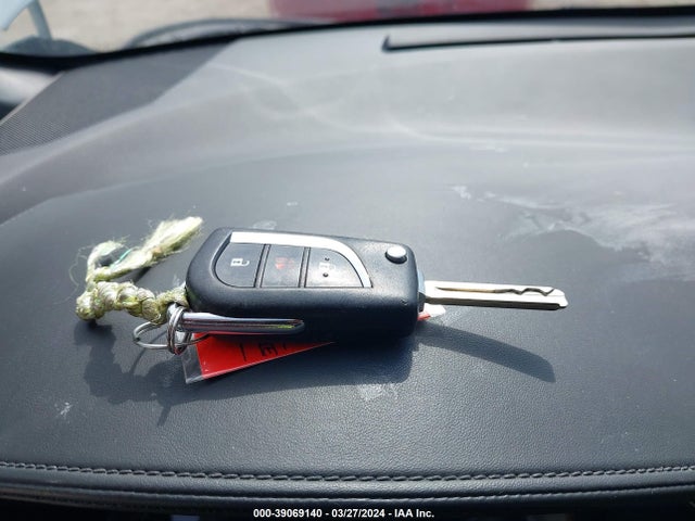 Toyota C-HR LE 2019 JTNKHMBX9K1020307 Image 11
