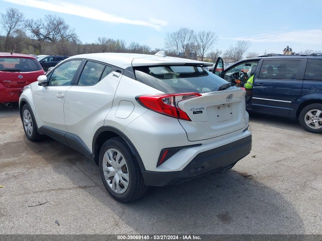 Toyota C-HR LE 2019 JTNKHMBX9K1020307 Image 3