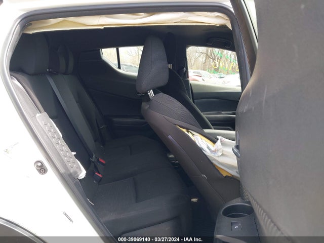 Toyota C-HR LE 2019 JTNKHMBX9K1020307 Image 8