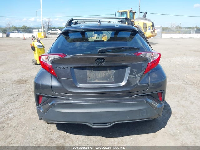 Toyota C-HR XLE 2022 NMTKHMBX6NR141354 Image 16