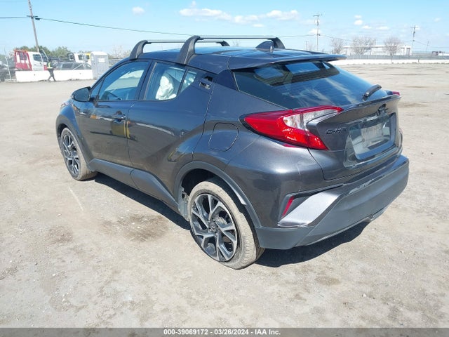 Toyota C-HR XLE 2022 NMTKHMBX6NR141354 Image 3