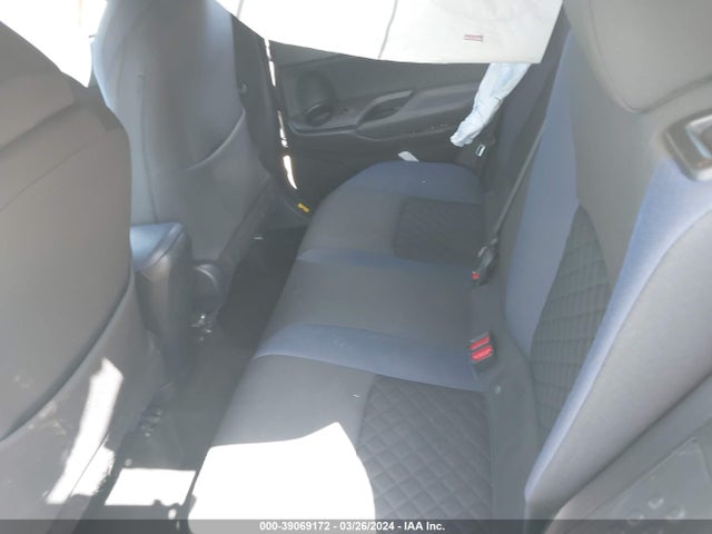 Toyota C-HR XLE 2022 NMTKHMBX6NR141354 Image 8