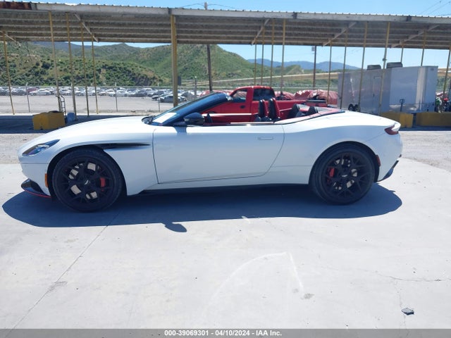 Aston Martin Db11 Volante 2019 SCFRMFCW8KGM06814 Image 17